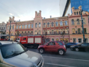 Пожарные машины на проспекте Революции.