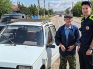 Гаишники помогли мужчине.