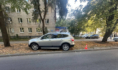 Эта иномарка сбила коляску с ребенком.