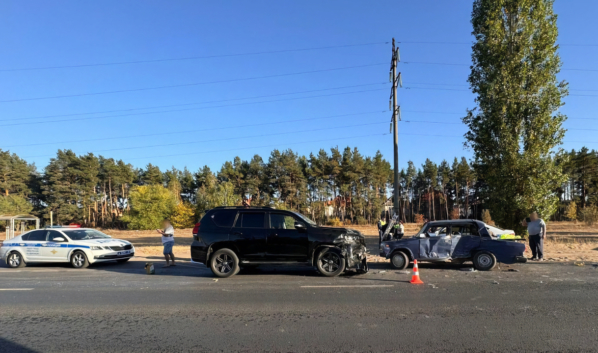 В этой аварии пострадали 3 человека.