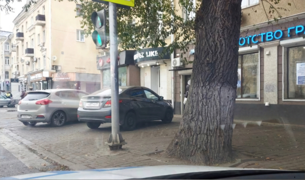 Водителей этих авто оштрафовали.