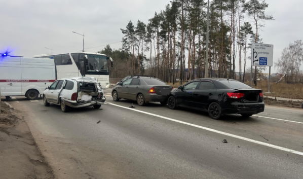 В аварии пострадали 2 человека.