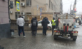 Реагент разбрасывают по улицам Воронежа.