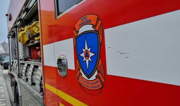 Пожарные потушили огонь.