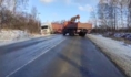 Грузовик вытащили из кювета.