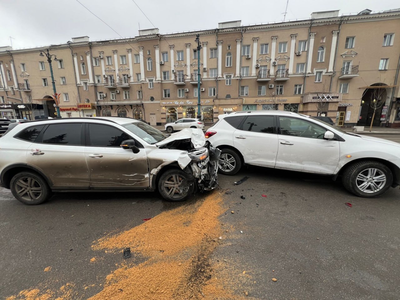 Авария на проспекте Революции.