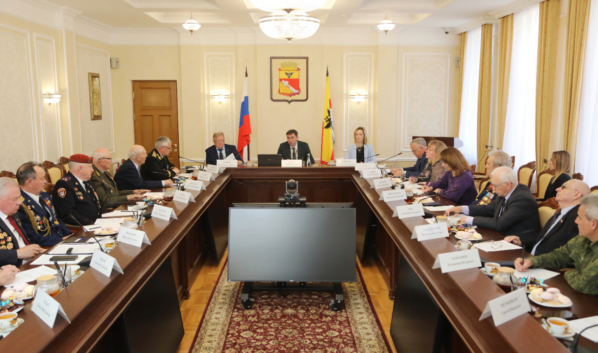 Сергей Петрин провёл встречу с Советом ветеранов.