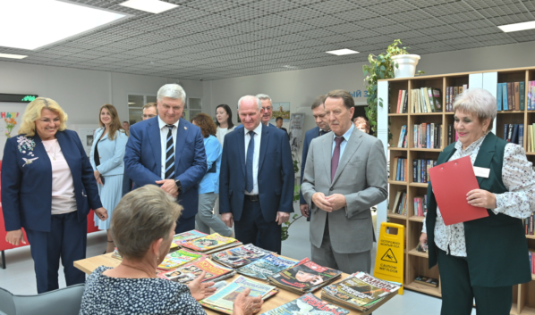 Александр Гусев и Алексей Гордеев в новом корпусе.