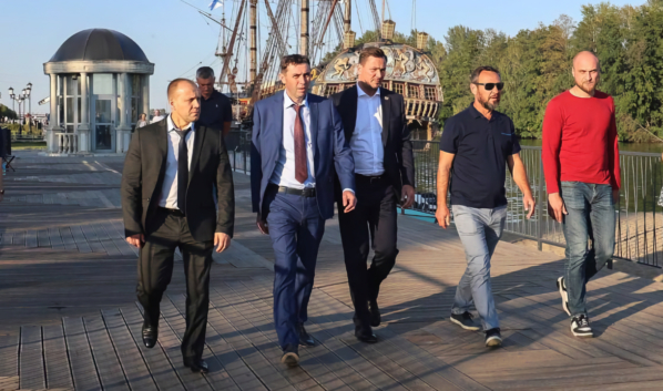 Сергей Петрин на набережной в Воронеже.