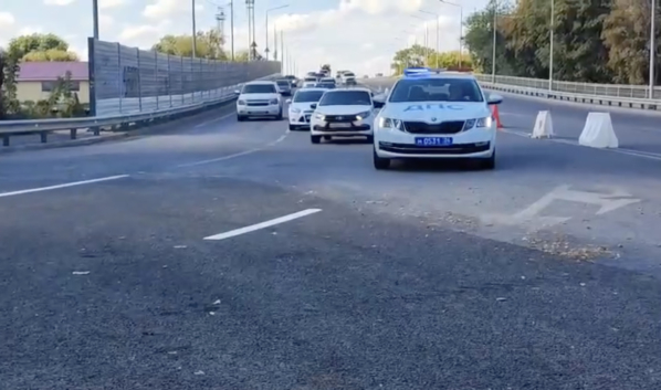 Движение открыли.
