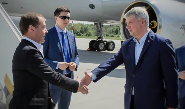 Александр Гусев и Дмитрий Медведев.