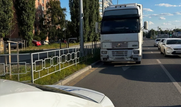 Этот автомобиль эвакуировали.