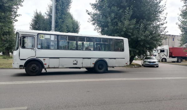 Автобус сбил велосипедиста.