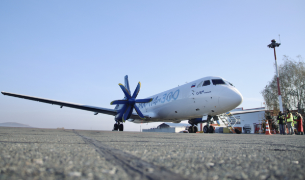 Ил-114-300.