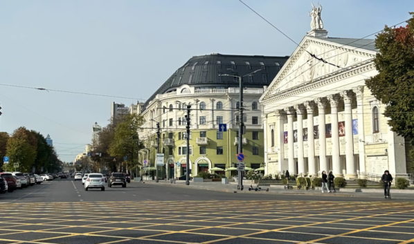 Такая разметка появилась на площади Ленина.