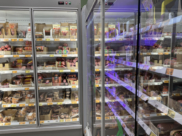 Продукты в магазине.