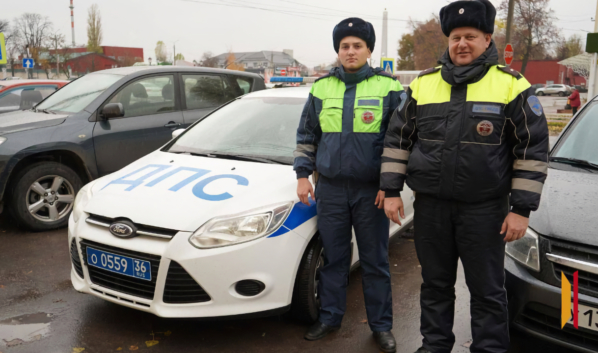 Сотрудники ДПС.