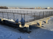 Конструкцию повело.