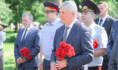Александр Гусев возложил цветы.