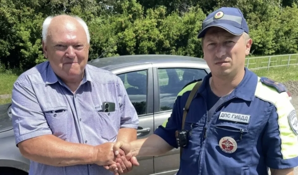 Сотрудники помогли мужчине.