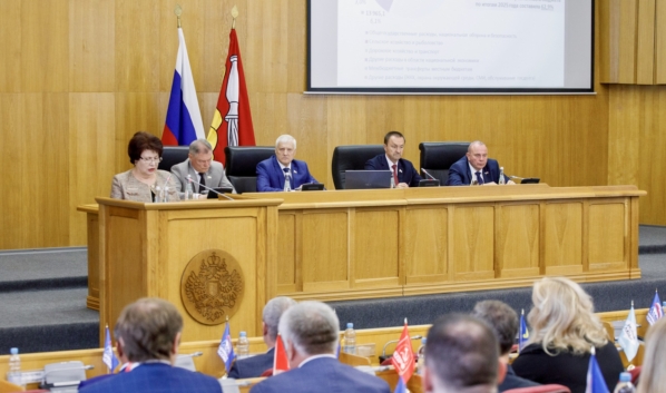 На заседании.