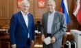 Александр Гусев поздравил Владимира Рачука.