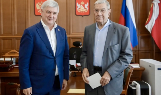 Александр Гусев поздравил Владимира Рачука.