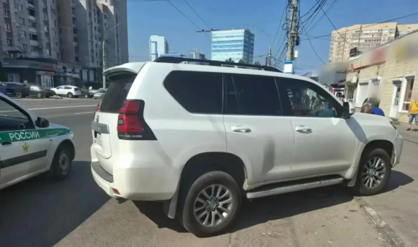 Авто увезли на спецстоянку.