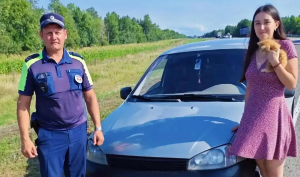Сотрудники помогли автоледи.