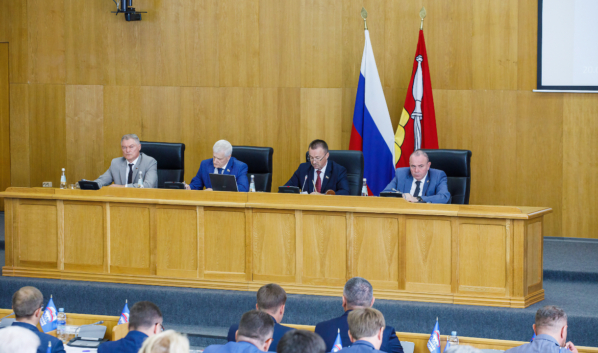 На заседании регионального парламента.