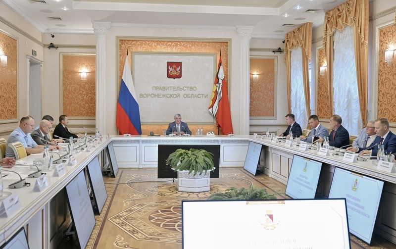 На заседании регионального правительства.