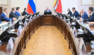 На заседании.