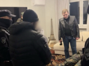 На месте преступления.