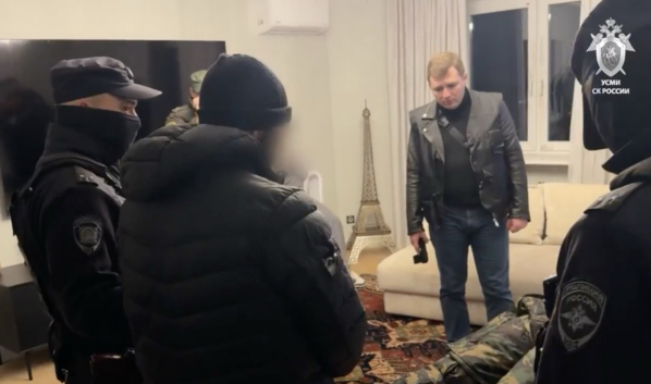 На месте преступления.