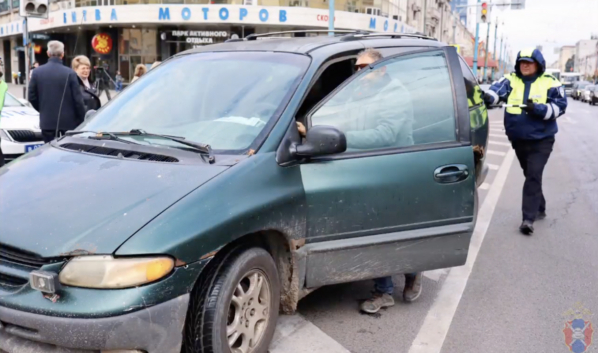 Авто поломалось.