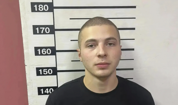Полиция опубликовала фото подозреваемого.